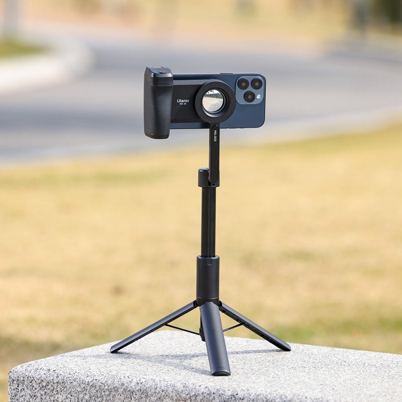 Ulanzi MA35 MagSafe Bluetooth Smartphone Camera Shutter and Grip